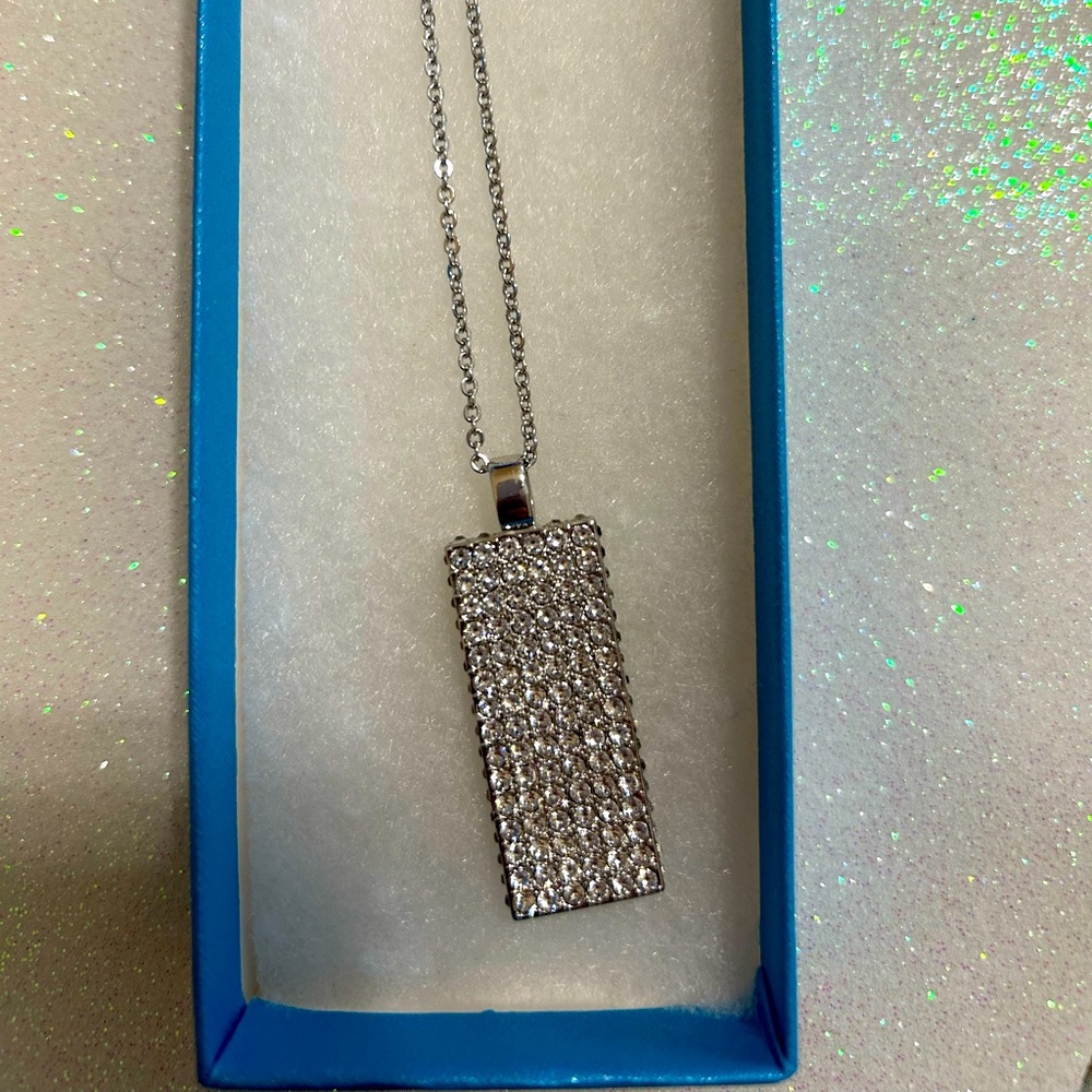 Price Reduced! Touchstone Swarovski Myra Pendant NIB, no tags, Silver 32 - 35”